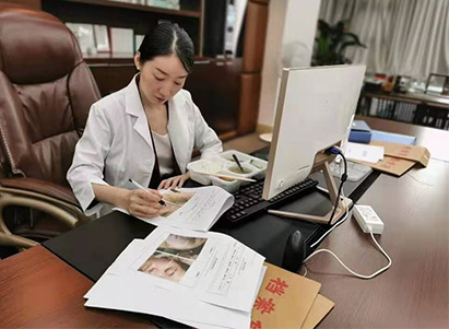 珂语秋艳老师谈及敏感肌护理温和修护最为重要